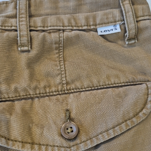 Levi's W36 Carrier Cargo Shorts Classic Utilitarian Design. Tan - Picture 7 of 15